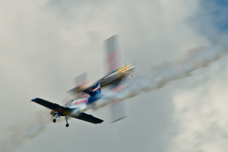 104_AirPower_The Flying Bulls Aerobatics Team na Zlin-50 LX.jpg